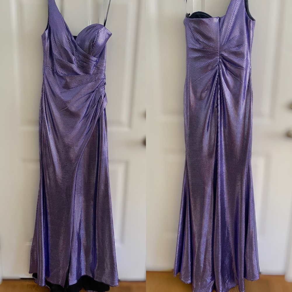 Cinderella Devine sz 8, fits smaller